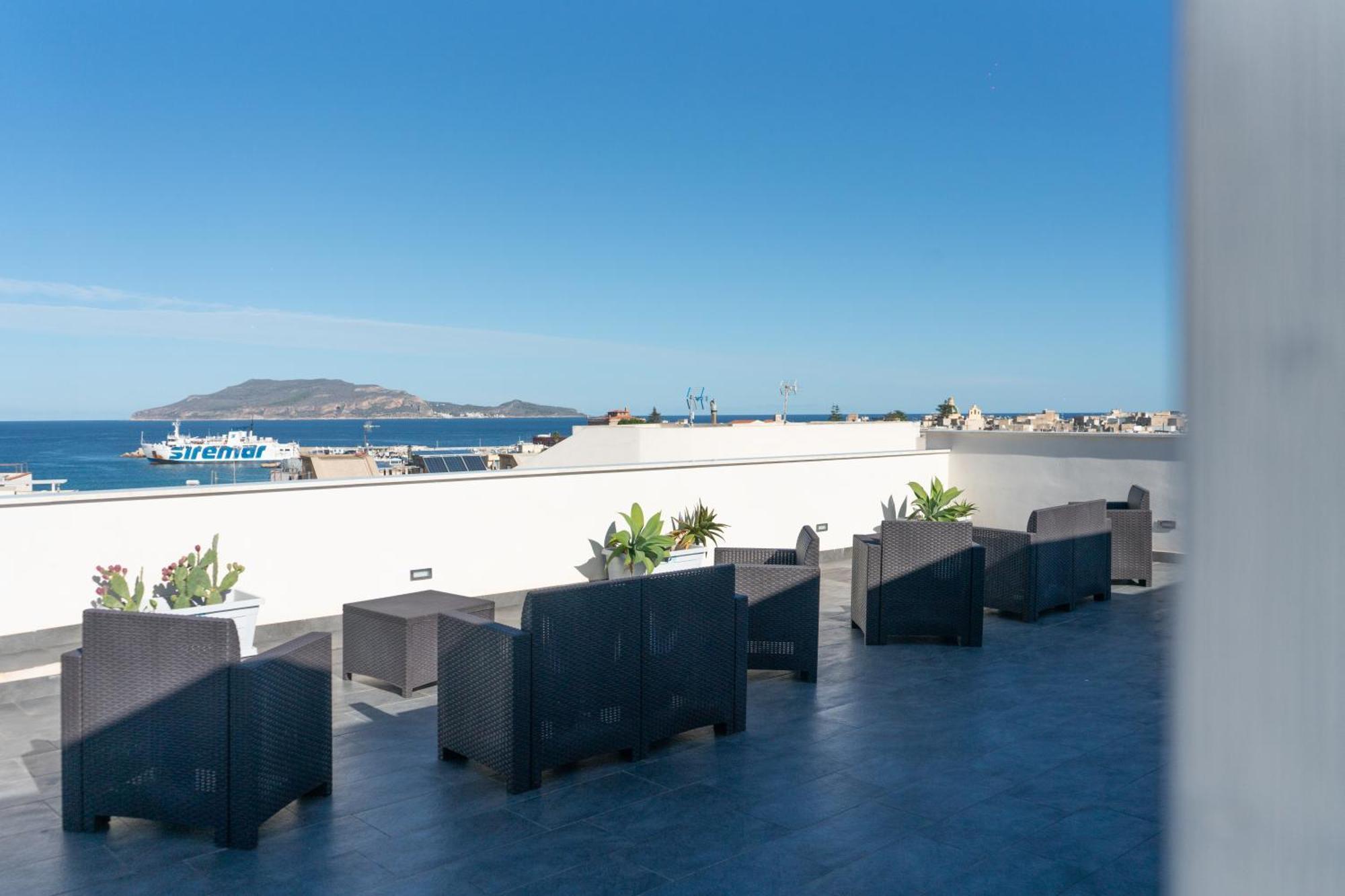 Ponente & Maestro Rooms Favignana Exterior foto