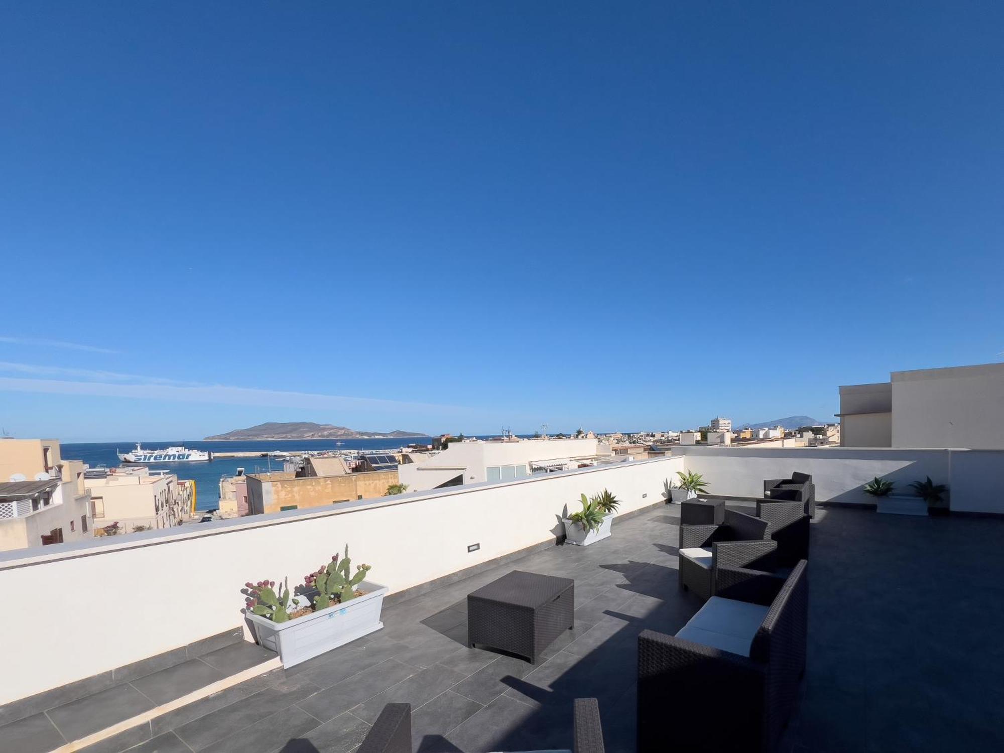 Ponente & Maestro Rooms Favignana Exterior foto