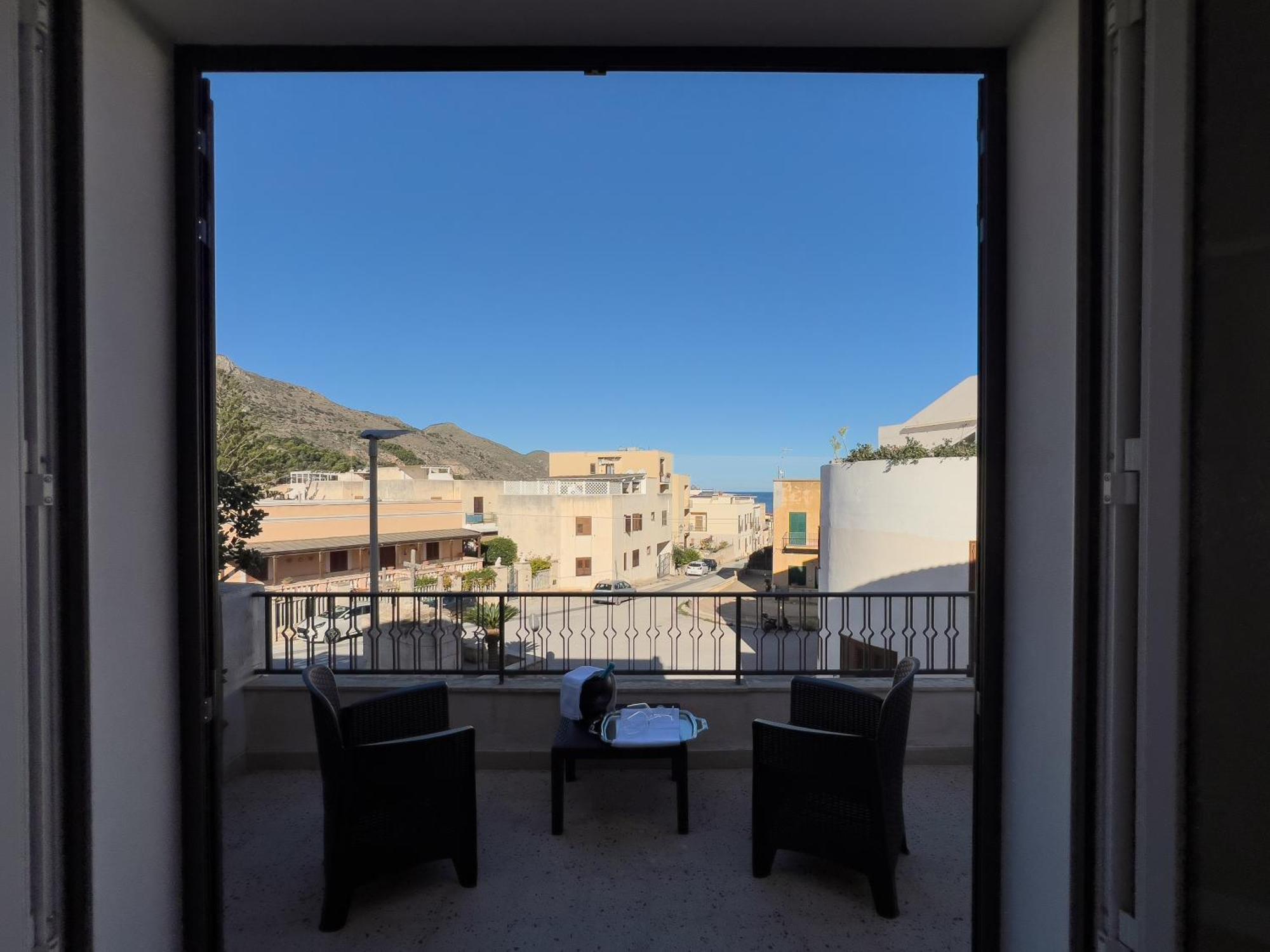 Ponente & Maestro Rooms Favignana Exterior foto
